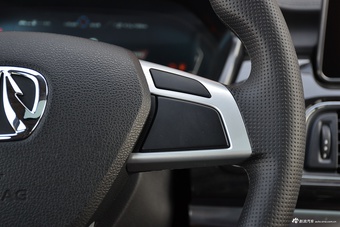 2017款北汽威望 M50f 1.3T手动豪华型（红）