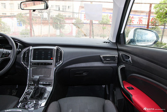 2018款猎豹CS9 1.5T手动劲风型