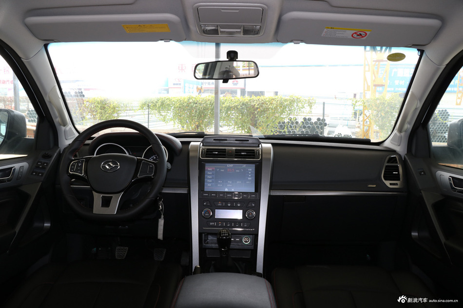 2017款黄海N3 2.5T手动四驱运动版JE4D25C