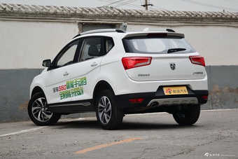 2016款宝骏560 .1.8L AMT智能手动豪华型 (白色)