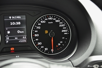 2018款奥迪A3 30周年型1.4T自动Sportback 35TFSI风尚型