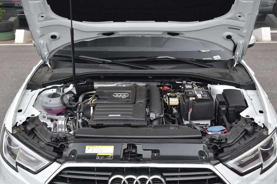 2018款奥迪A3 30周年型1.4T自动Sportback 35TFSI时尚型