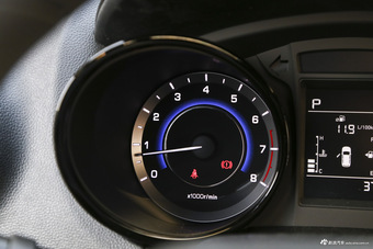 2016款长安CS15 1.5L自动时尚版