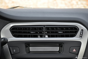 2016款标致301 1.6L手动舒适版 