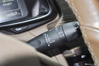 2015款DS 5LS 1.6T自动60周年限量版THP160