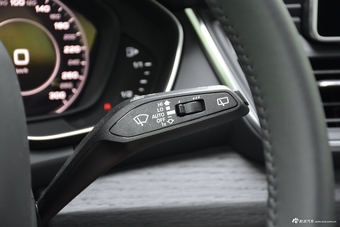 2018款奥迪Q5L 2.0T自动45 TFSI尊享风雅型