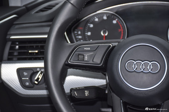 2017款奥迪A4L 2.0T自动40TFSI时尚型