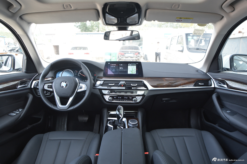 2018款宝马5系2.0T自动525Li M运动套装