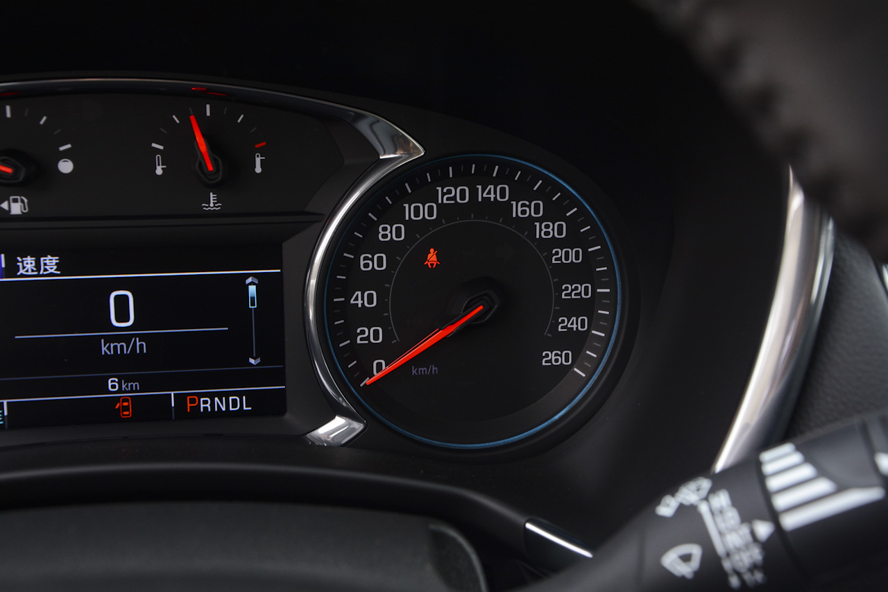 2017款探界者2.0T自动四驱拓界版550T