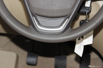 2016款宝骏730 1.5T手动舒适版 7座