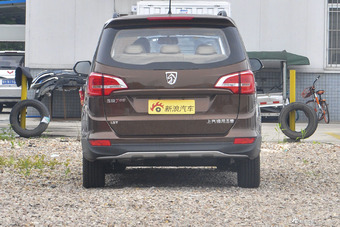 2016款宝骏730 1.5T手动标准版 7座