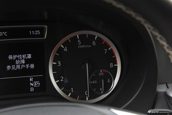 2017款英菲尼迪QX30 1.6T自动两驱运动版