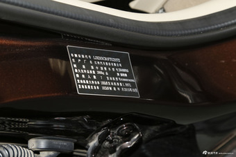 2016款撼路者2.0T自动四驱旗舰版汽油