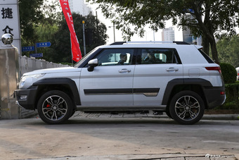 2016款北京BJ20 1.5T 自动CVT豪华型