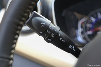 2016款昌河Q35 1.5L手动精英炫智版