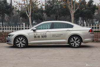 2017款迈腾2.0T自动380TSI DSG旗舰型