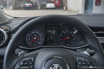 2018款名爵6 1.5T自动20T精英智联版 