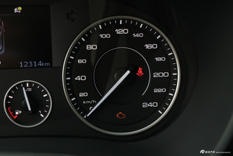 2018款宝沃BX7 2.0T自动28T四驱旗舰型7座