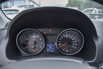 2016款哈弗H6升级版1.5T自动两驱精英型