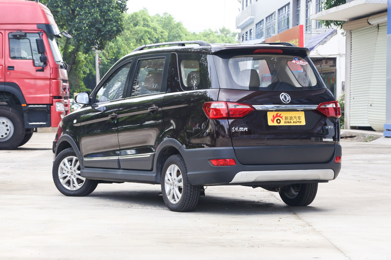 2016款风光370 1.5L手动标准型7座 摩卡棕