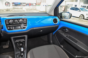 2015款大众up! 1.0L自动 high up! 天空蓝