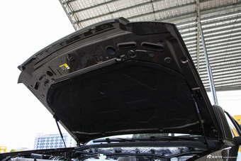 2017款黄海N3 2.5T手动四驱运动版XD25T5 