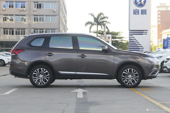 2018款欧蓝德2.0L自动两驱荣耀版5座