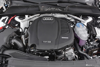 2018款奥迪A4L 2.0T自动30周年年型40 TFSI时尚型