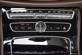 2018款奔驰E级改款3.0T自动 320 L 4MATIC