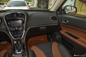 2016款传祺GS5 Super 1.8T自动两驱周年纪念版