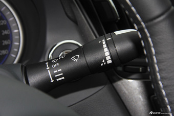 2016款英菲尼迪Q50L 2.0T自动舒适版