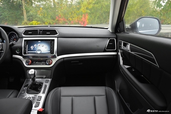 2017款哈弗H6 Coupe 2.0T手动两驱精英型红标