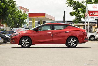 2016款蓝鸟 1.6L自动炫酷版 烈焰红