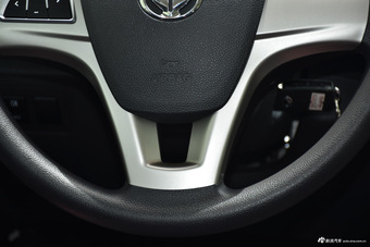 2016款北汽幻速S3 1.5L手动舒适型 朱鹭白