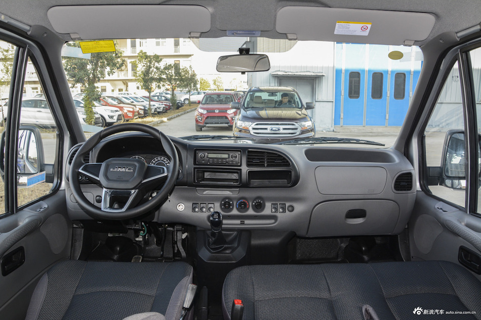 2017款特顺2.8T手动商运型短轴中顶6/7/8座JX493