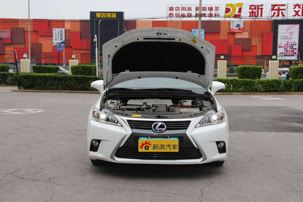 2014款雷克萨斯CT 1.8L自动200h舒适版双色图片