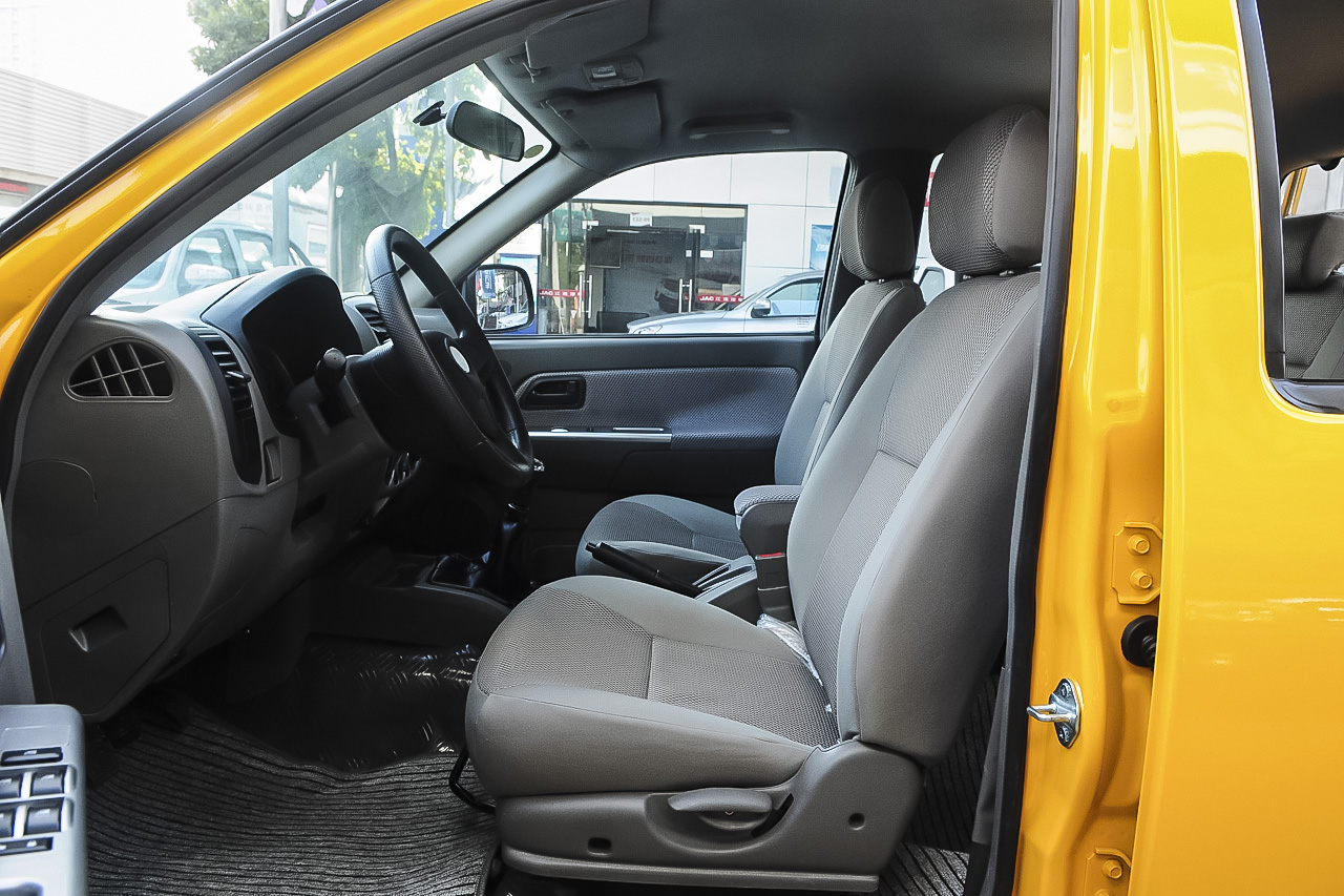 2014款瑞铃2.5T手动标准型标双排4B2-95C43