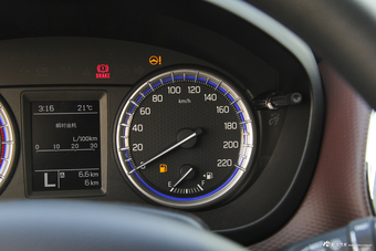 2017款骁途1.6L自动两驱都市时尚型