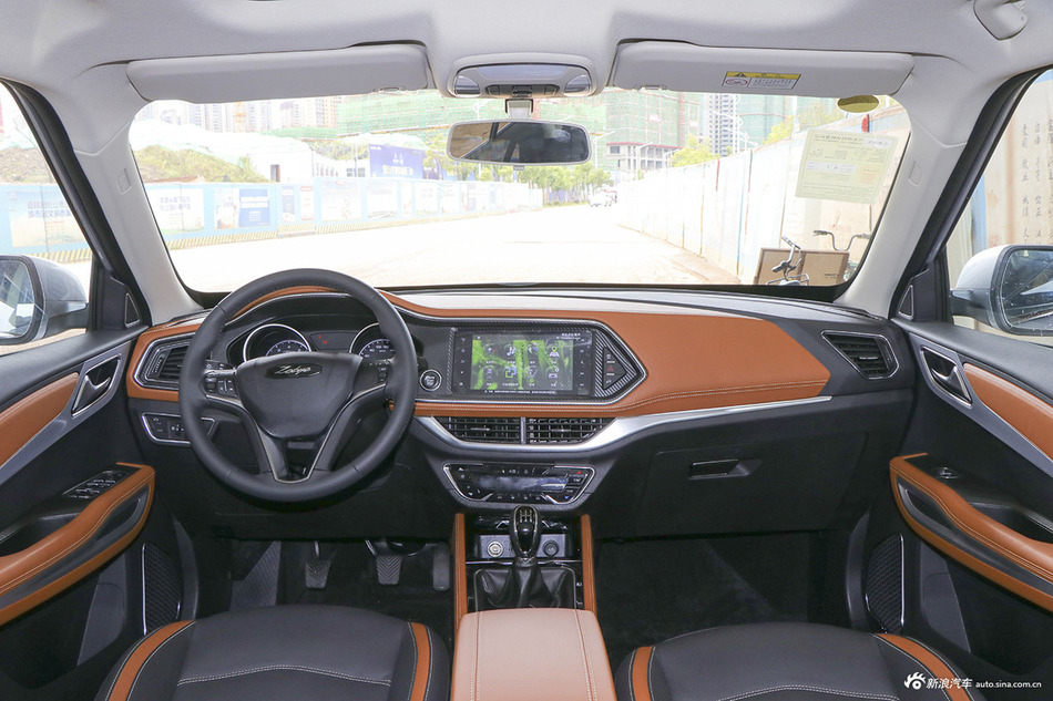 2017款众泰T300 1.5L手动尊享型