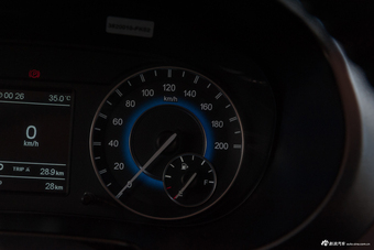 2018款风光S560 1.8L CVT智联型5座