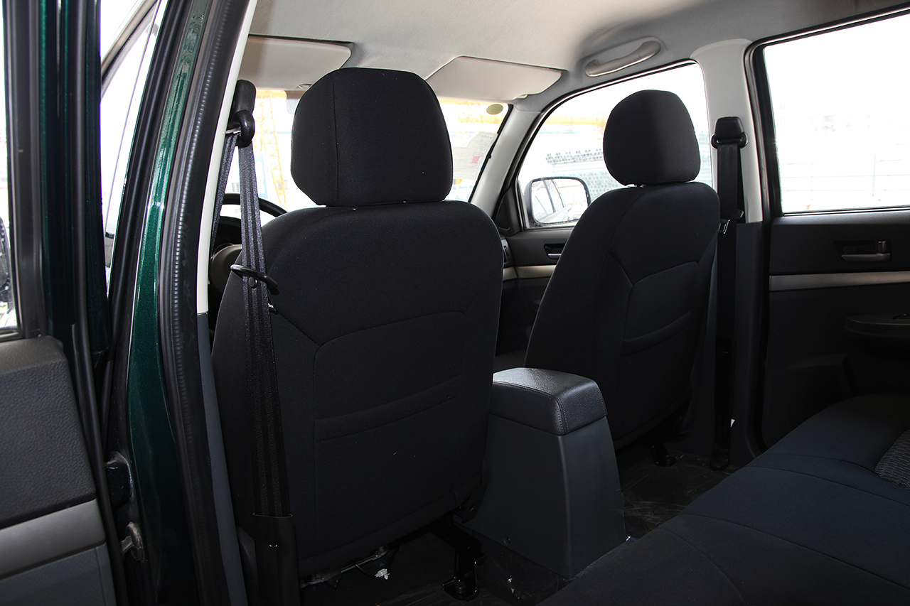 2017款小老虎2.8T手动柴油国V标准型中双排CA4D28C5-1B