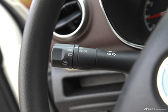 2016款启辰T70X 2.0L自动睿趣运动版