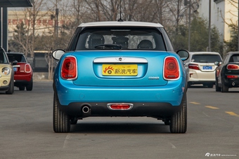 2016款MINI 1.5T自动 COOPER先锋派 五门版