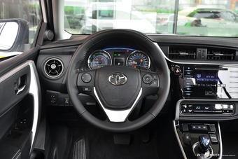 2017款卡罗拉改款双擎1.8L自动CVT精英版