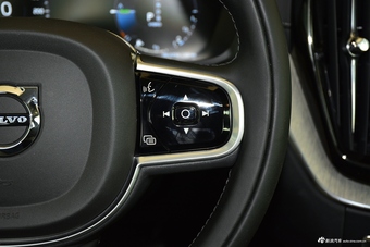 2019款沃尔沃XC60新能源2.0T自动T8 E驱混动智尊豪华版