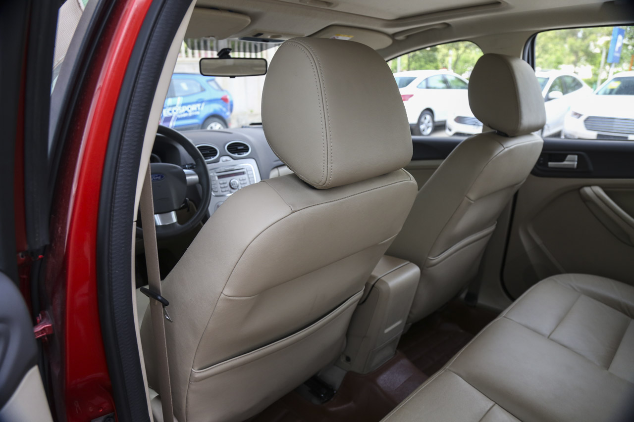 2013款福克斯两厢经典1.8L自动时尚型