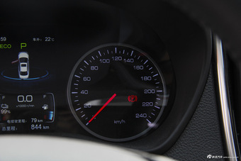 2017款比亚迪秦1.5T自动尊贵型