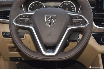 2017款宝骏730 1.5T手动风尚型7座