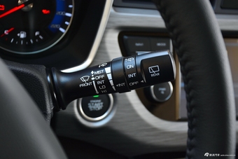 2018款吉利远景X3 1.5L自动精英型