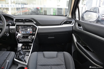 2017款海马S5 Young 1.6L手动豪华型